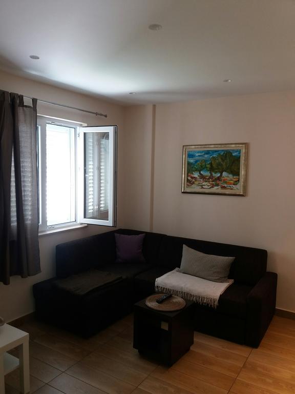 Apartment Maria Banjol Buitenkant foto